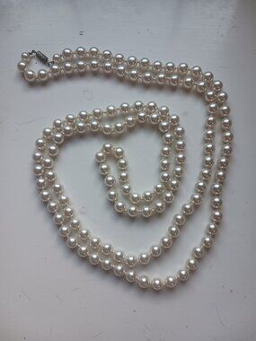 Vintage Long faux pearl necklace